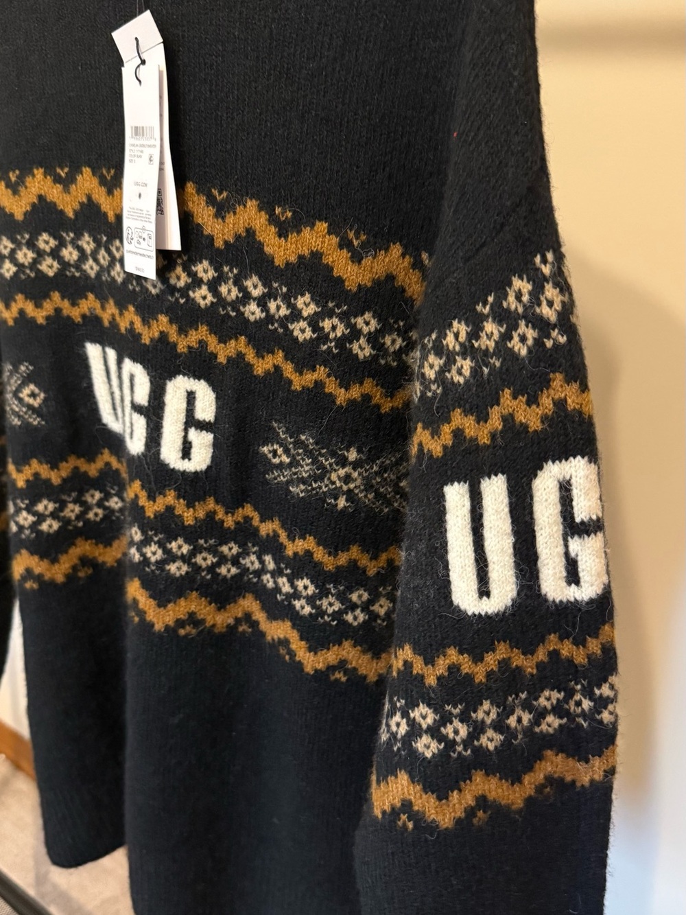 NWT Ugg Kaelan UggIsle Sweater Black - Picture 3 of 5